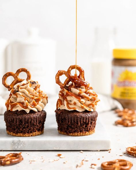 Chocolate Caramel Pretzel Cupcakes, Salted Caramel Pretzel Cupcakes, Sunbutter Frosting, Caramel Pretzel Cupcakes, Pretzel Cupcakes, Fluffy Chocolate Cupcakes, Peanut Butter Alternatives, Pretzel Chocolate, Chocolate Cream Puff