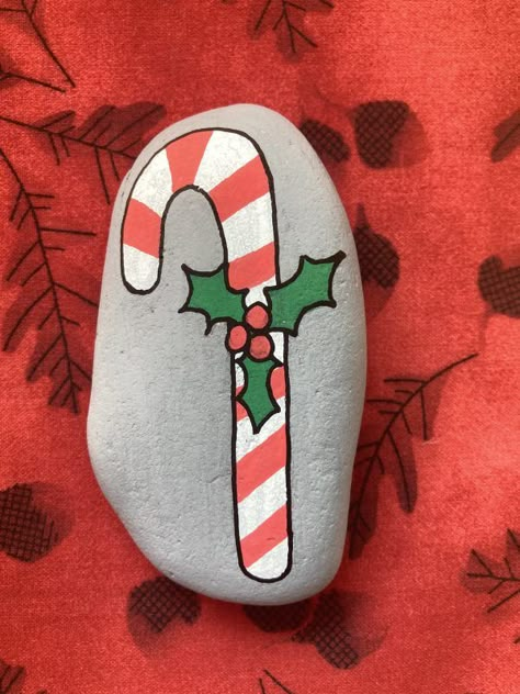 Little Trinkets, Paint Christmas, Shell Painting, Christmas Rocks, Diy Rock Art, Christmas Rock, Artist Pens, Painted Shells, Craft Tutorial