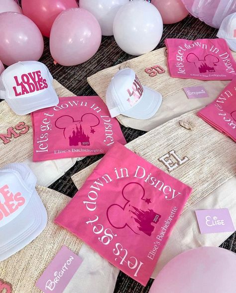 Bachelorette Crafts, Disney Proposal, Disney Bachelorette Parties, Bachelorette Party Planner, Bachelorette Planning, Disney Bachelorette, Disney Bridal Showers, Awesome Bachelorette Party, Canvas Beach Bag