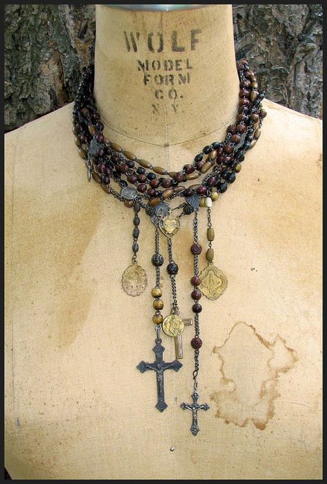 Rosary Outfit, Mexican Rosary, Rosary Choker, Robert Mapplethorpe, Assemblage Jewelry, Rosary Necklace, Dope Jewelry, French Chic, Funky Jewelry