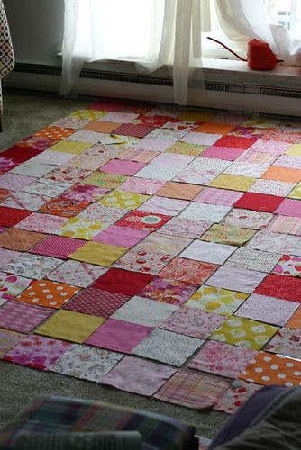 In Color Order: Colors Patchwork Quilt Tutorial Color Blanket, Simple Quilt, Quilting Tutorial, Pink Quilt, Block Quilt, Easy Quilt, Quilt Squares, Quilt Tutorial, Beginner Quilt Patterns