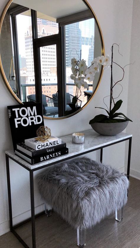 Small Entryway Decor, Girl Apartment Decor, Glam Living Room Decor, Asymmetrical Mirror, Modern Hallway Ideas, Ikea Hallway, Apartment Decorating Living, Luxury Room Bedroom, First Apartment Decorating