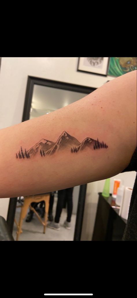 Montagne Tattoo, Chain Tattoo, Canadian Rockies, Tattoo Quotes, Tattoos, Chain