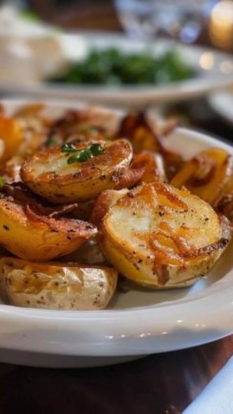 Ruth’s chris lyonnaise potatoes Ruths Chris, Lyonnaise Potatoes, Best Roast Potatoes, Roasted Potato Salads, Ruth Chris, Summer Grilling Recipes, Roast Potatoes, Simply Irresistible, Potato Side Dishes