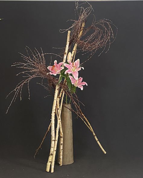 Wild Sunflowers, Murraya Paniculata, New Zealand Flax, Ikebana Flower, Flax Flowers, Crepe Myrtle, Birch Branches, Floral Art Design, Ikebana Flower Arrangement