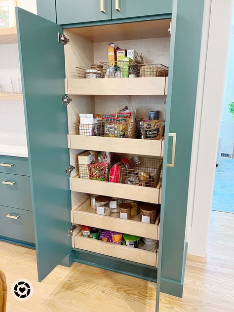 Pantry glow up with NEAT Method organizing products Follow my shop @the.modern.minimalist on the @shop.LTK app to shop this post and get my exclusive app-only content! #liketkit #LTKhome @shop.ltk https://liketk.it/3Kc16 Konmari Method Organizing, Konmari Organizing, Neat Method, Organizing Products, Kitchen Organization Pantry, Konmari Method, Pantry Organization, Life Organization, Kitchen Organization