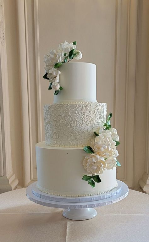 www.confectionerydesigns.net Wedding Cake For 30 People, Mladenacke Torte, Wedding Cake Flowers Simple, 3 Tier White Wedding Cake, Black Lace Wedding Cake, Wedding Cake 3 Tier, Sparkly Wedding Cakes, Gardenia Wedding, Wedding Cake Simple Elegant