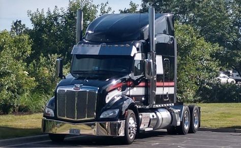 Semi Ideas, Women Truck Driver, Peterbilt 579, Garage Workshop Plans, Big Boyz, Truck Scales, Workshop Plans, Custom Big Rigs, Peterbilt 379