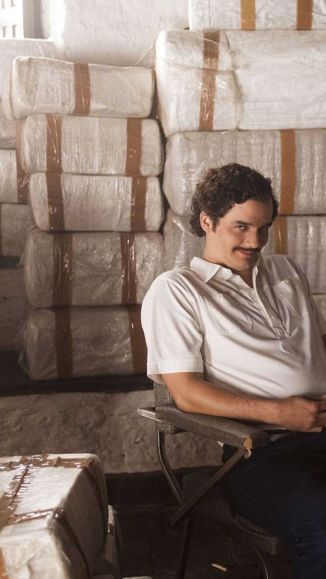 #pabloescobar #narcos #wagnermoura Pablo Escobar, Wallpapers