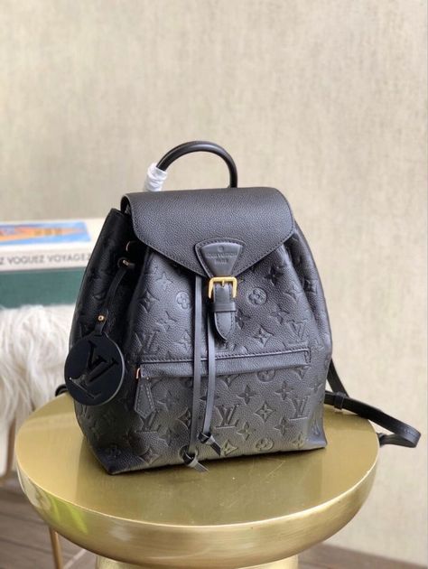 Lv Virgil Abloh, Turkey Shopping, Louis Vuitton Cake, Tas Louis Vuitton, Louis Vuitton Nails, Cheap Louis Vuitton Bags, Lv Backpack, Cute Luggage, Louis Vuitton Backpack