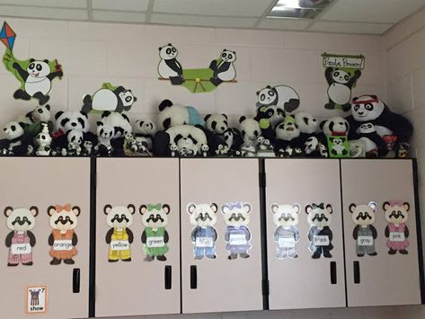 The Panda Teacher: A Peek into my Panda Classroom Bear Classroom Decorations, Panda Classroom, Panda Activities, Panda Room, Bears Preschool, Kindergarten Classroom Setup, Panda Stuffed Animal, Panda Craft, Panda Stuff