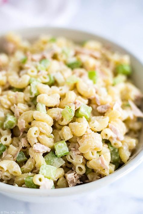 This classic Tuna Macaroni Salad recipe is the best cold salad to make for your next spring or summer picnic. It's such an easy side dish to throw together with simple ingredients like tuna, pasta, celery and mayonnaise and is full of fresh and delicious flavor! Tuna Noodle Salad Recipe, Tuna Noodle Salad, Tuna Macaroni Salad Recipe, Tuna Pasta Salad Recipes, Tuna Macaroni Salad, Healthy Foods To Make, Tuna Salad Pasta, Noodle Salad Recipes, Tuna Noodle