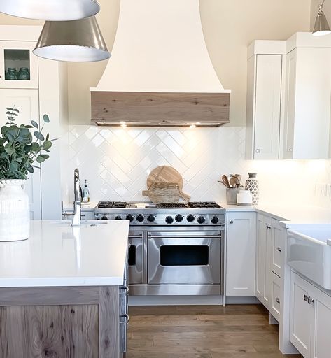 Farmhouse Range Hood Ideas, Farmhouse Range Hood, Farmhouse Range, Range Hood Ideas, Stained Island, Wood Range Hoods, Kitchen Hood Design, White Wood Kitchens, Kitchen Vent Hood