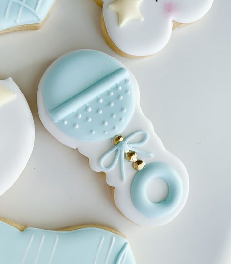 Baby Rattle Sugar Cookies, Baby Royal Icing Cookies, Baby Rattle Cookies Decorated, Rattle Cookies Decorated, Baby Rattle Cookies, Baby Shower Cookies Neutral, Ballet Baby Shower, Wedding Shower Cupcakes, Baby Bottle Cookies