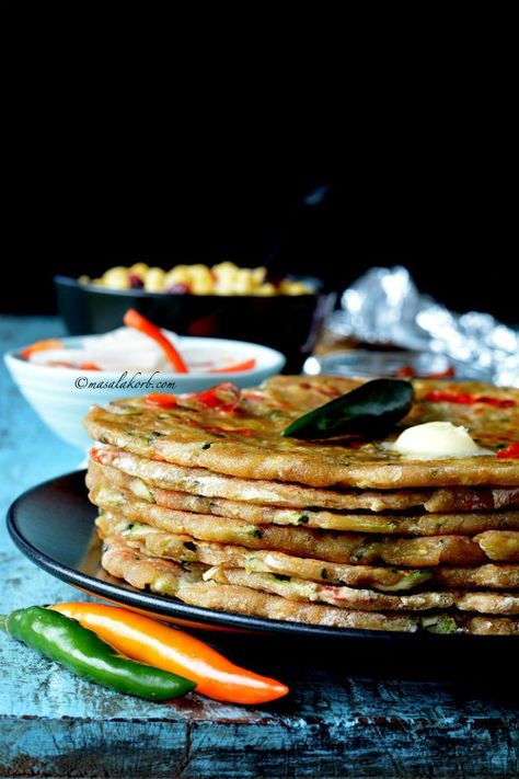 Zucchini Recipes Indian, Bengali Fish Recipes, Indian Flatbread, Grated Zucchini, Flatbread Recipe, Paratha Recipe, Paratha Recipes, Indian Recipe, Indian Bread