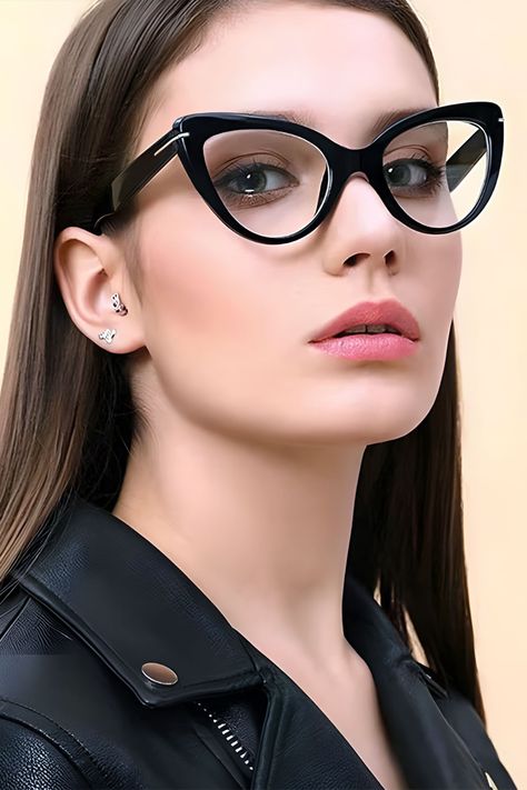 Cat Eye Glasses Cats Eye Glasses, Glasses For Long Faces, Cat Eye Glasses Frames Vintage, Cat Eyewear, Square Jawline, Glasses Look, 70s Sunglasses, Perfect Cat Eye, Cat Eye Glasses Frames