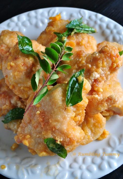 Rumbling Tummy: Salted Egg Yolk Chicken Egg Yolk Recipes, Salted Egg Yolk, Cook Meals, Chinese Chicken, Salted Egg, Duck Recipes, Chicken Wing, Malaysian Food, Dinner Entrees