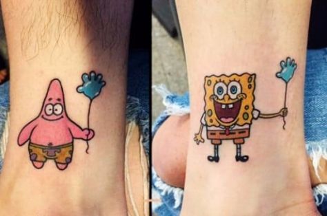 tatuajes de dibujos animados pequeños Tattoo Ideas Best Friends, Bro Tattoos, Spongebob Tattoo, Matching Best Friend Tattoos, Bestie Tattoo, Sibling Tattoos, Bff Tattoos, Friendship Tattoos, Inked Tattoo