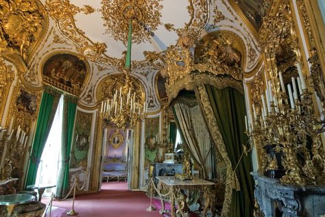 Cottage Homes Interior, Linderhof Palace, European Palace, Palace Interior, Types Of Architecture, Opulent Interiors, Germany Castles, Castles Interior, Kitchen And Bath Remodeling