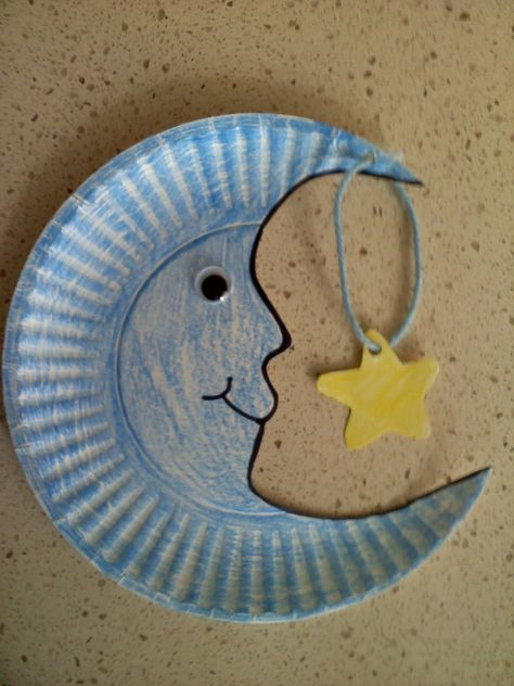 Moon & stars craft, simple & cute craft to go along with Bible story (like Creation) or books like Goodnight moon Paper Plates Crafts, Paper Plate Art, Paper Plate Crafts For Kids, Moon Crafts, Craft Kids, Alphabet Crafts, Stars Craft, Paper Plate Crafts, Daycare Crafts