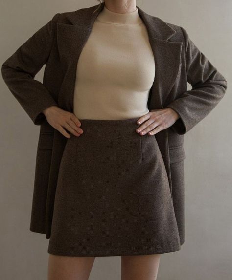 Rock Outfit, Wool Mini Skirt, Miniskirt Outfits, Online Fashion Store, Looks Chic, Professional Outfits, Online Fashion Stores, Looks Vintage, Wool Blazer