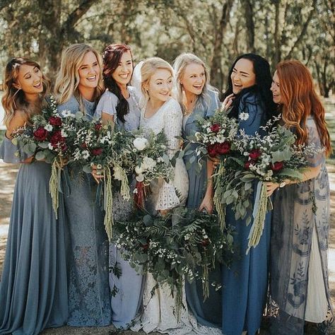 Navy dark blue dress green and red burgundy flowers bouquet bouquets brides maid maids bridesmaids bridesmaid Blue Wedding Colour Theme, Women Standing, Blue Winter Wedding, Modest Bridal Gowns, Modest Bridal, Wedding Colors Blue, Wedding Theme Colors, Modest Wedding, Holding Flowers