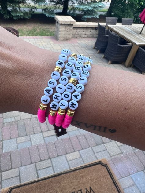 Morgan Wallen Friendship Bracelet, Clay Bead Bracelet Ideas Morgan Wallen, Morgan Wallen Beaded Bracelets, Morgan Wallen Clay Bead Bracelet Ideas, Morgan Wallen Clay Bead Bracelet, Morgan Wallen Stuff, Morgan Wallen Bracelet Ideas, Morgan Wallen Outfits, Morgan Wallen Bracelet