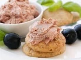 Liver Wurst Recipes, Liverwurst Pate Recipe, Liver Pate Braunschweiger, Liverwurst Recipe Ideas, Liverwurst Pate, Liverwurst Dip, Braunschweiger Pate Recipe, Liverwurst Sandwich, Liverwurst Recipe