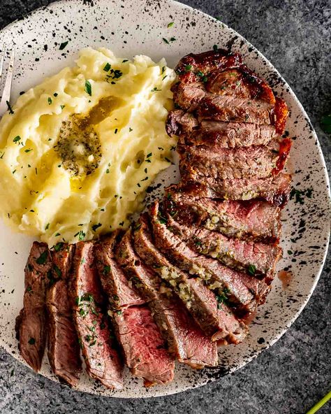 This immensely quick and simple recipe for making Air Fryer Steak With Garlic Butter will no doubt be a huge hit for any meat lover. #airfryer #steak #garlicbutter #recipes Air Fryer Steak Recipes, Reheat Steak, Steak Recipes For Dinner, Steak Air Fryer, Steak In Air Fryer, Marinade Steak, Steaks Recipes, Recipes Steak, Dinner Steak