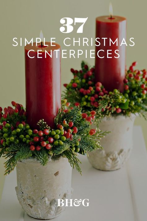 Christmas Candle Table Decorations, Simple Tabletop Christmas Decor, Decorate Christmas Table Ideas, Christmas Centrepiece Ideas Diy Simple, Christmas Centerpieces For Small Tables, Peppermint Candy Centerpieces, Christmas Decor Ideas With Candles, Old Fashioned Christmas Centerpieces, Christmas Table Centerpieces 2023