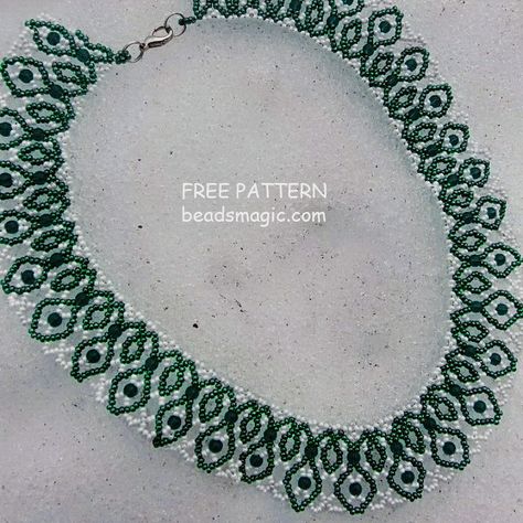 Free pattern for necklace Rimi Free Necklace Patterns, Beads Magic, Simple Beaded Necklaces, Necklaces Diy, Beaded Ornament Covers, Necklaces Ideas, Beautiful Beaded Necklaces, Beaded Necklace Patterns, Beading Netting