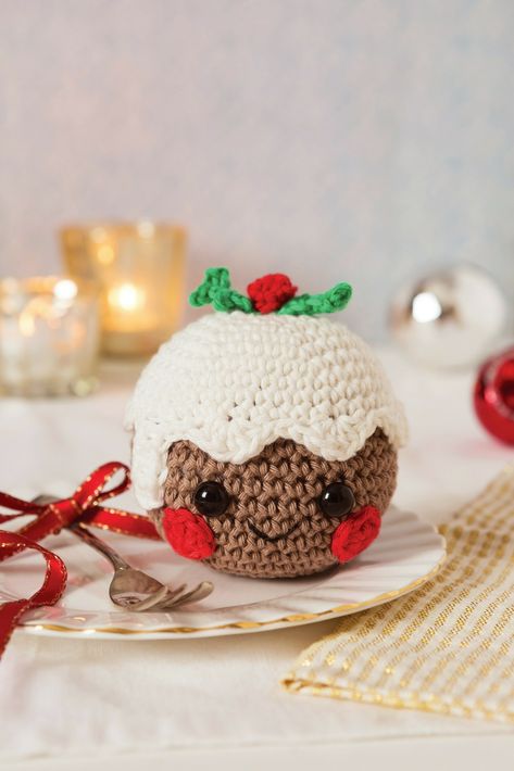 Christmas Pudding Decorations, Crochet Xmas Pudding, Crochet Christmas Pudding Free Pattern, Christmas Pudding Crochet Pattern, Christmas Pudding Crochet, Christmas Arigumi Crochet, Crochet Christmas Pudding, Crochet Pudding, Amigurumi Christmas Free Pattern