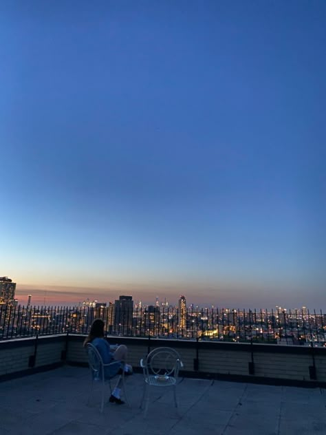 city, new york, vibe, fashion, aesthetic, tiktok, city girl, summer, fashion school, School Rooftop Aesthetic, City Rooftop Aesthetic, Roof Top Aesthetic, Nyc Rooftop Aesthetic, Interesting Environments, Spider Gwen Aesthetic, Rooftop Pictures, Gwen Aesthetic, Aesthetic Rooftop