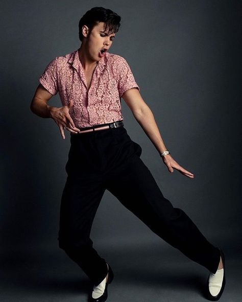 Austin Butler News on Instagram: "Austin Butler photographed as ‘Elvis Presley’ for #ElvisMovie." Computer Science Background, Austin Butler As Elvis, Computer Science Student, Elvis Films, Elvis Memorabilia, Elvis Presley Movies, Science Background, Elvis Movies, Science Student