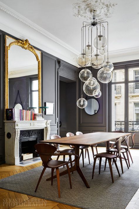 Sebastian Erras photography, Paris Interior Design Minimalist, Grey Dining Room, Gray Walls, Dark Walls, 아파트 인테리어, Grey Dining, Parisian Apartment, The Ceiling, Elegant Dining