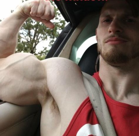 Big Biceps Men, Biceps Aesthetic, Male Design, Big Biceps, White Guys, Alpha Male, Body Reference, Male Beauty, Smell Good