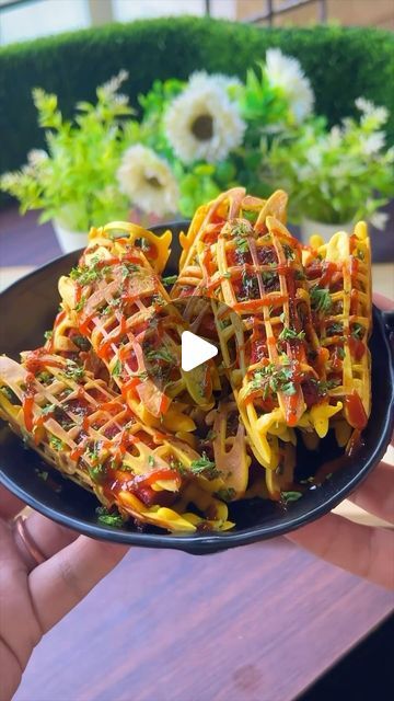 Besan Recipe Snacks, Healthy Food Ideas Vegetarian, Paneer Recipes Snacks, Easy Spicy Snack Recipes, Diwali Snacks Recipe, Quick Snacks Easy Indian, Besan Recipe, Snacks Recipes Indian, Veg Starter Recipes