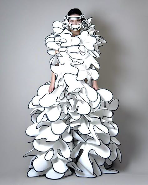 Outrageous Fashion, Art Alevel, Sculptural Fashion, Conceptual Fashion, Textile Fiber Art, Futuristic Fashion, Fashion Project, Avant Garde Fashion, Fashion Images