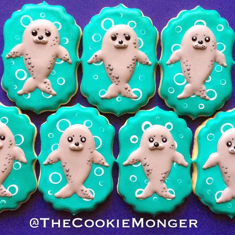 Baby Sea Lion Cookies Sea Lion Birthday Party, Seal Cookies Decorated, Seal Cake, Sea Biscuits, Baby Sea Lion, Lion Cookies, Dolphin Cakes, Cookies Decoration