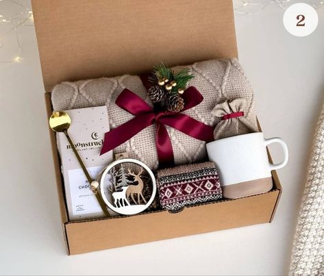 Gift box for women Best Friend gift idea, Gift box for women, Care package for her, Warm gift, Holiday gift box, Christmas gift, Winter gift 🎄GIFT BOX 1🎄 - Beige Throw Blanket (50x70) - White Speckled Mug With Natural Clay Bottom - Gourmet Oat Milk Chocolate - Warm Wool Socks (Unisex) - Choice of beverage: 2 servings of Chai Tea, Herbal Tea, Espresso Beans or Hot Chocolate in a cute Burlap Bag. - Decorative Pine Pick - Rustic Wood Ornament - Stainless Steel Gold Spoon 🎄GIFT BOX 2🎄 - Beige Throw Blanket (50x70) - White Speckled Mug With Natural Clay Bottom - Gourmet Milk Chocolate - Warm Wool Socks (Unisex) - Choice of beverage: 2 servings of Chai Tea, Herbal Tea, Espresso Beans or Hot Chocolate in a cute Burlap Bag. - Decorative Pine Pick - Rustic Wood Ornament - Stainless Steel Gold S Dad Gifts Basket, Gift Box For Women, Mom Gift Basket, Gift Box Christmas, Hygge Gifts, Spoon Gifts, Gift Baskets For Women, Gift Boxes For Women, Spa Gift Box