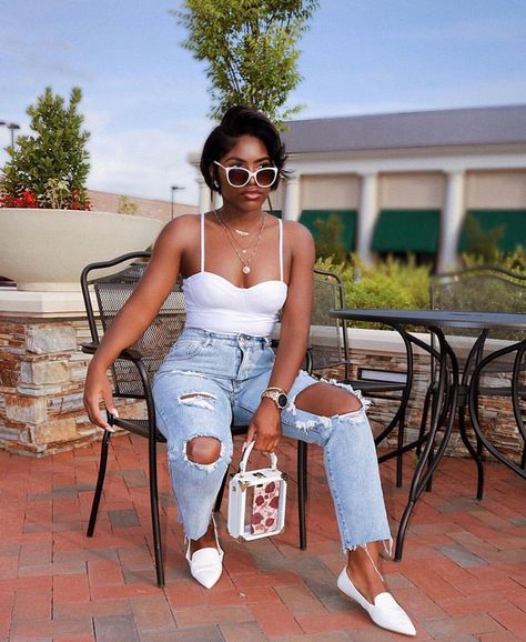 @idesign8 Blue Jeans And White Top, Jeans And White Top, Fashion And Makeup, Fashion Blogger Style, Spring Summer Outfits, Best Fashion, Fashion Killa, Outfits Casuales, Simple Outfits