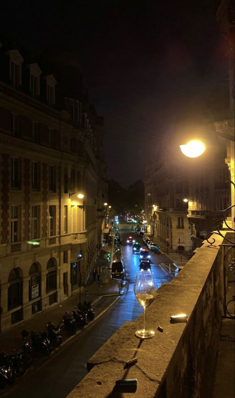 Travel Guides, Paris France, At Night, The Road, Paris, France, Road, On Twitter, Twitter