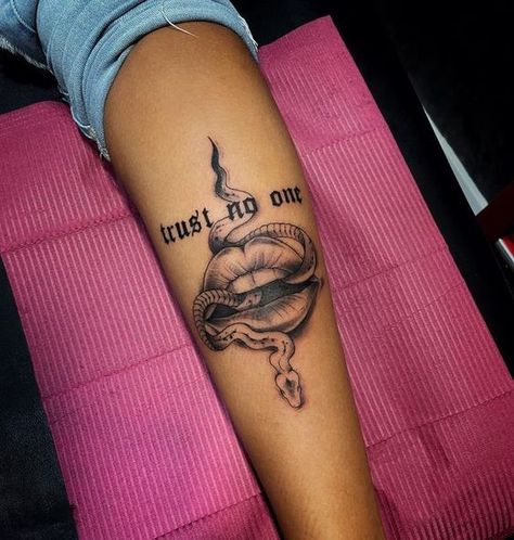 Font Tato, Cute Thigh Tattoos, Girl Thigh Tattoos, Cute Hand Tattoos, Pretty Hand Tattoos, Clever Tattoos, Tattoos For Black Skin, Forearm Tattoo Women, Leg Tattoos Women