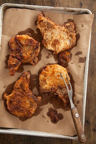 Easy-to-Make Southern Pan Fried Pork Chops Recipe - Paula Deen Southern Fried Pork Chops, Fried Pork Chop Recipes, Pan Fried Pork Chops, Pork Entrees, Paula Deen Recipes, Fried Pork Chops, Chops Recipe, Fried Pork, Paula Deen