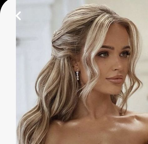 Wedding Volume Hairstyles, Middle Part Half Up Half Down Wedding, Volume Wedding Hair, Edgy Wedding Hair, Hairstyle Bridesmaid, Bridesmaid Hair Inspo, Bridemaids Hairstyles, Shower Hair, Dance Hair