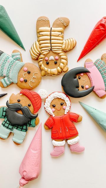 Ginger Bread People, Gingerbread People Decoration, Gingerbread Girl Cookie, Cookies Monster, Holiday Dessert Table, Gingerbread Ideas, Holiday Desserts Table, Gingerbread People, 2 Pretty