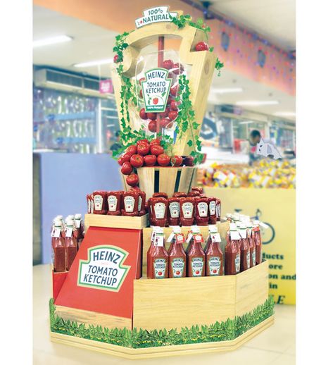 Heinz Goes Natural Stacker Display Game Kiosk, Chemical Laboratory, Pallet Display, Product Shelf, Supermarket Display, Natural Floor, Pos Design, Point Of Sale Display, Floor Display