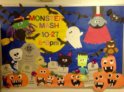 Halloween bulletin board Small Halloween Bulletin Boards, Halloween Mural Ideas, Halloween Bulletin Boards For Daycare, Halloween Bulletin Boards For Preschool, Bulletin Board Halloween, Halloween Bulletin Board Ideas, Halloween Mural, Halloween Classroom Door, October Bulletin Boards