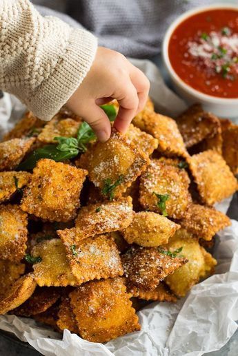 Toasted Ravioli, Easy To Make Appetizers, Ravioli Recipe, Appetizers For A Crowd, Diner Recept, Perfect Pasta, Snacks Für Party, Great Appetizers, Summer Food