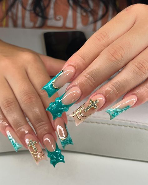 🌊 💛 . . Want this look? Book “Art set” and add on tier 2 . . Nails of instagram, blue nails, gold nails, Austin nails, Austin Texas, atx Austin Nails, Teal And Gold Nails, Blue And Gold Nails, Teal Acrylic Nails, Aquarium Nails, Uñas Ideas, Teal Nails, Nails Gold, Sassy Nails